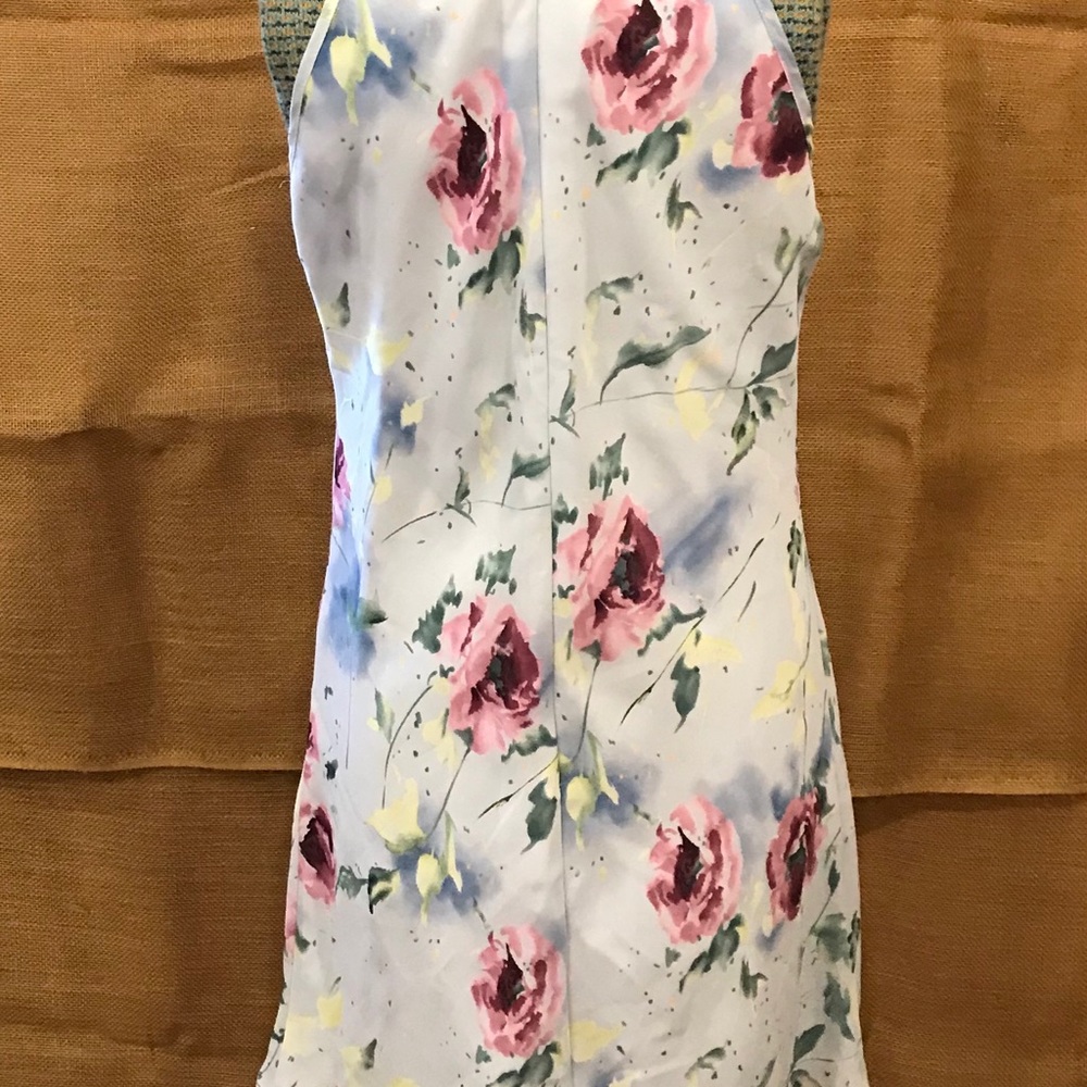 R-Wear Dress - Picture 4 of 5